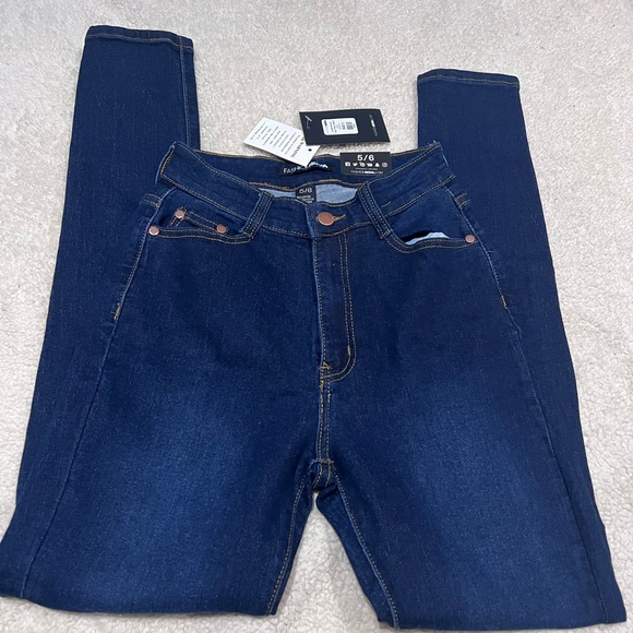NWT Fashion Nova “Super natural high rise jeans” size 5/6 - Picture 1 of 4